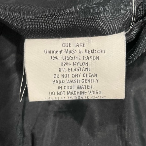 Cue City Button Basic Blazer - Picture 8 of 8